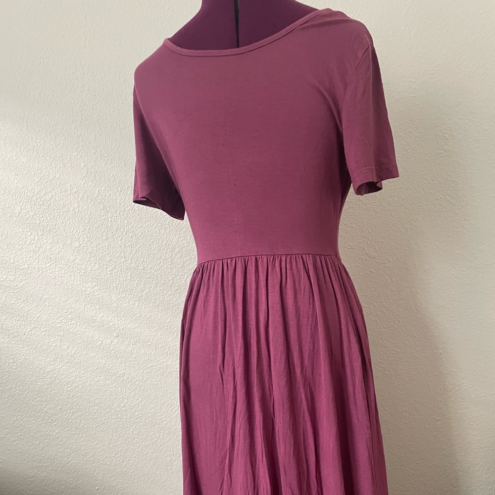 Pink laid-back midi dress